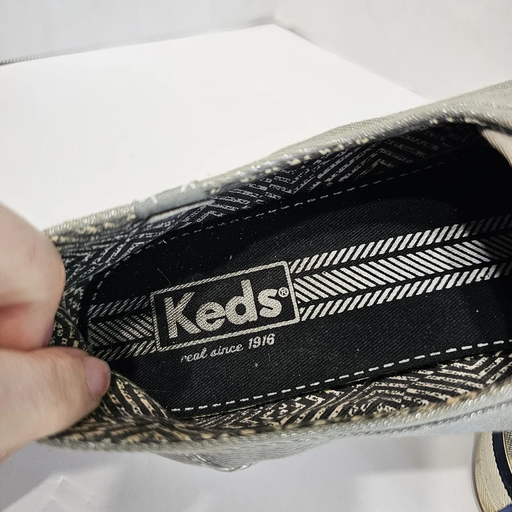 Women's Sz 10 Silver Sparkle Keds